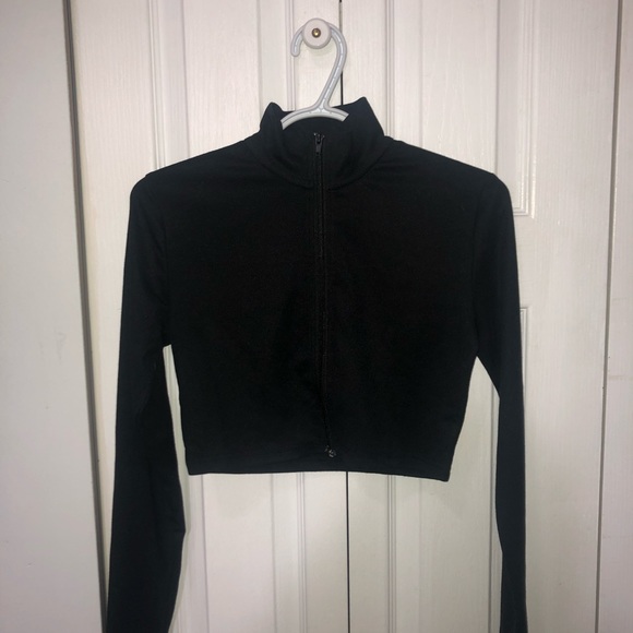 CUTE BLACK ZIP UP CROPPED MOCK NECK - Picture 2 of 5